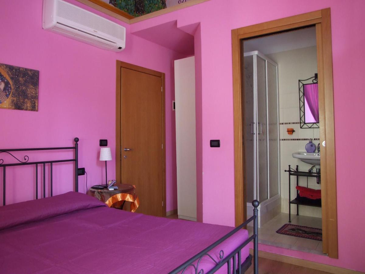 Bed and Breakfast Ghiro Ghiotto Pietra Ligure Exterior foto