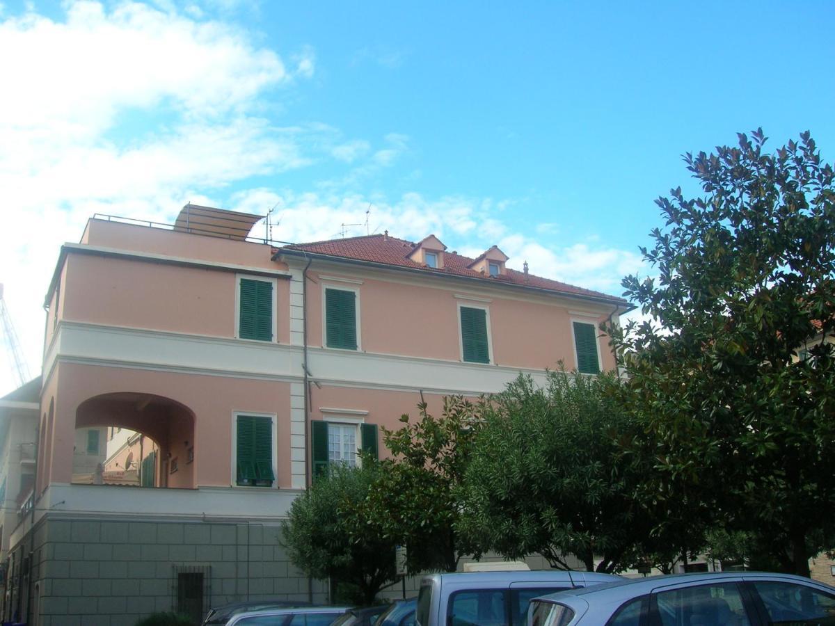 Bed and Breakfast Ghiro Ghiotto Pietra Ligure Exterior foto